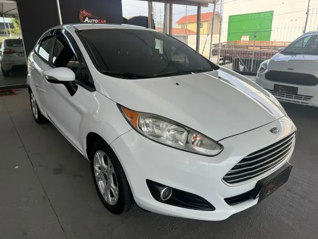 Carro Ford New Fiesta Sedan 2016 1.6 SE (Flex)