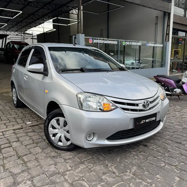 Carro Toyota Etios 2015 X 1.3 (Flex)