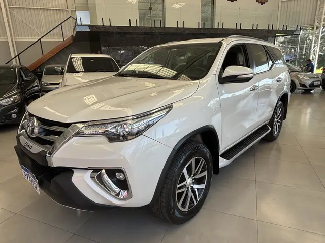 Carro Toyota SW4 2016 2.8 TDI SRX 7L 4x4 (Aut)