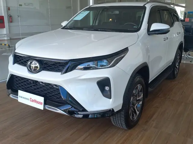 Carro Toyota Hilux SW4 2024 SRX Plat. 4x4 2.8 TB Diesel Automatico.