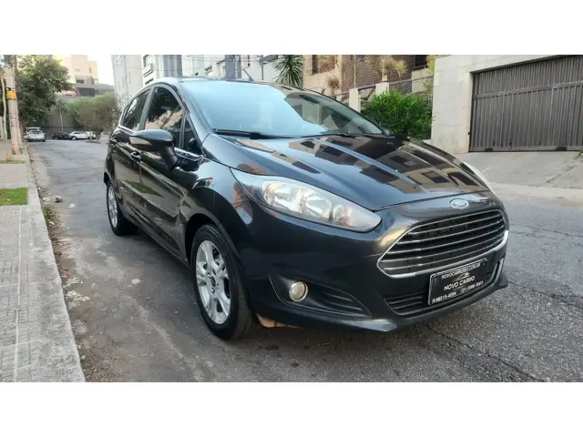 Carro Ford New Fiesta Sedan 2016 1.6 SE PowerShift (Flex)