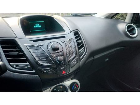 NewFiestaSedan 1.6 SE PowerShift (Flex)