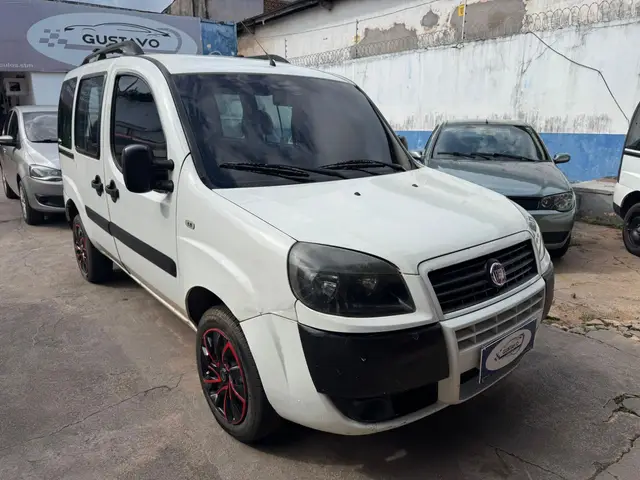 Carro Fiat Doblò 2020 Adventure 1.8 6L (Flex)
