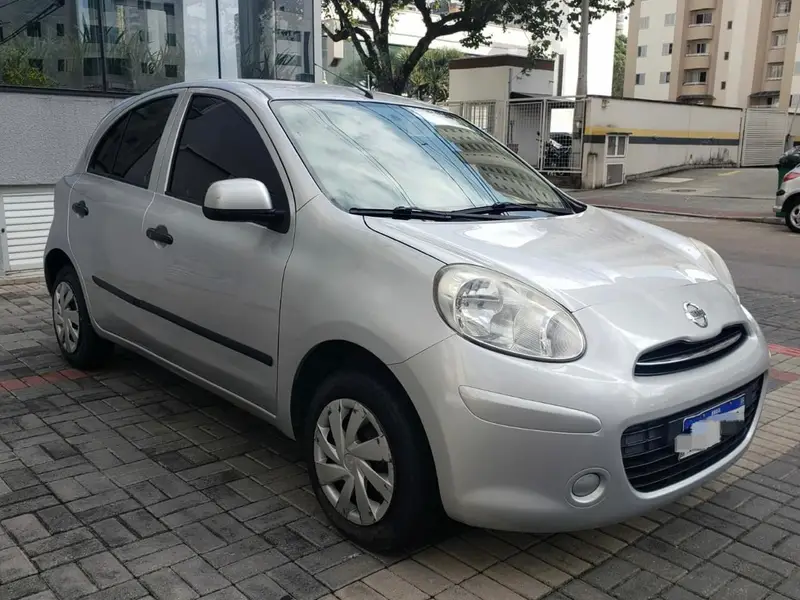 Nissan March 1.0 16V S (Flex)
