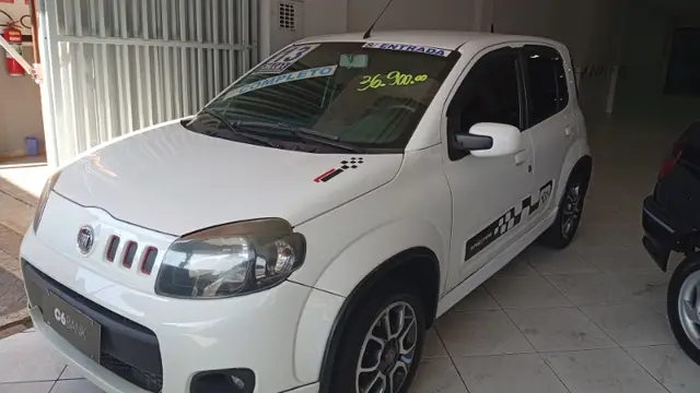 Carro Fiat Uno 2013 Sporting 1.4 8V (Flex) 4p