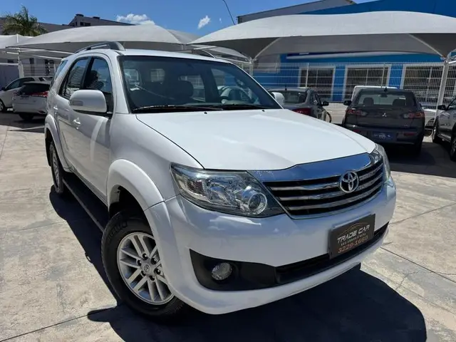 Carro Toyota Hilux Cabine Dupla 2015 Hilux 2.7 SR CD 4x2 (Flex) (Aut)