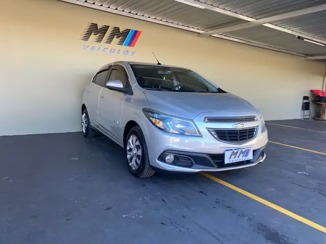 Carro Chevrolet Onix 2014 1.4 LT SPE/4