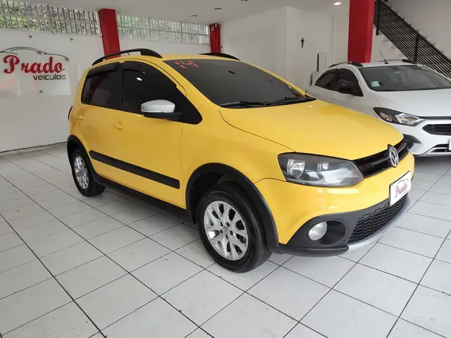 Carro Volkswagen CrossFox 2014 1.6 VHT (Flex)