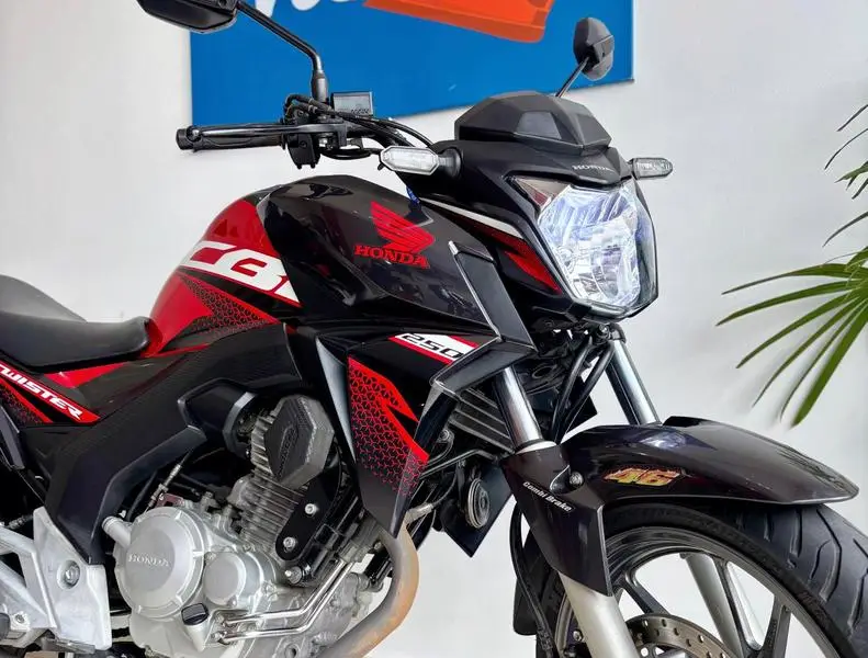 Honda CB 250F Twister (CBS)