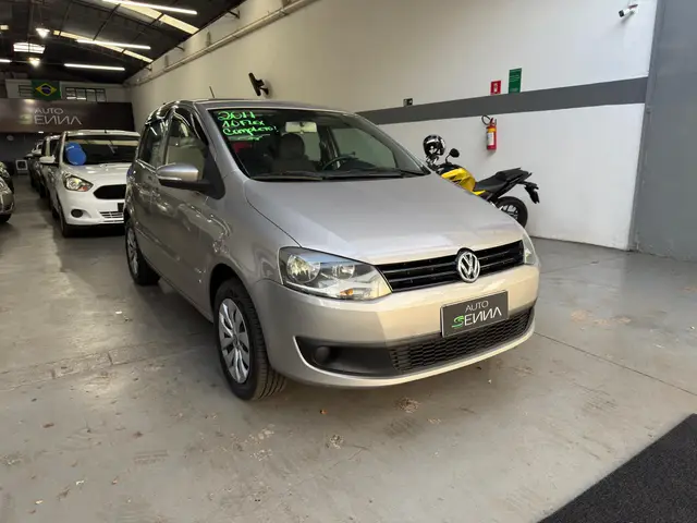 Carro Volkswagen Fox 2011 1.0 8V (Flex) 4p