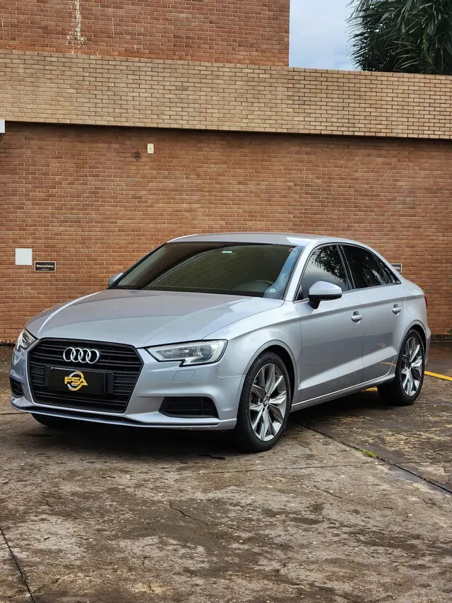 Carro Audi A3 2017 1.4 TFSI Ambiente Tiptronic (Flex)