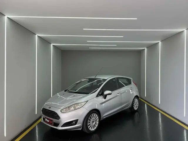 Carro Ford Fiesta Hatch 2016 SE Powershift 1.6 (Flex)