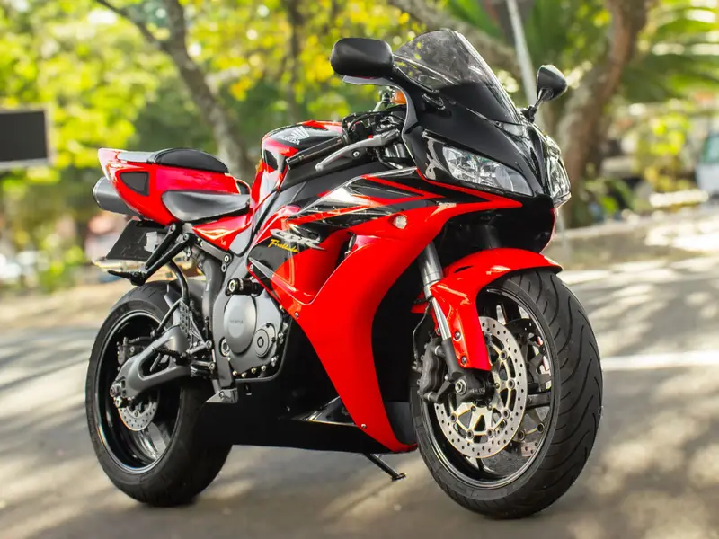 Honda CBR 1000RR Fireblade (Standard)