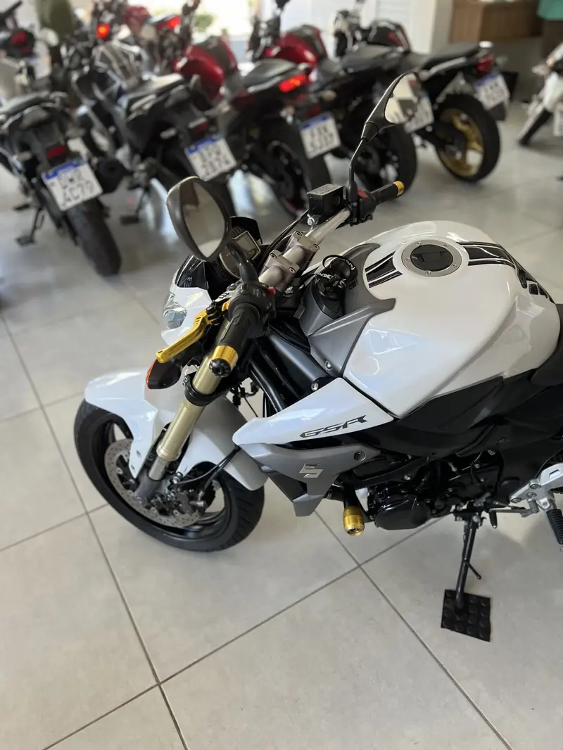 Suzuki GSR 750 GSR 750A