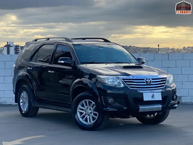 Carro Toyota Hilux SW4 2014 3.0 TDI 4x4 SRV 7L