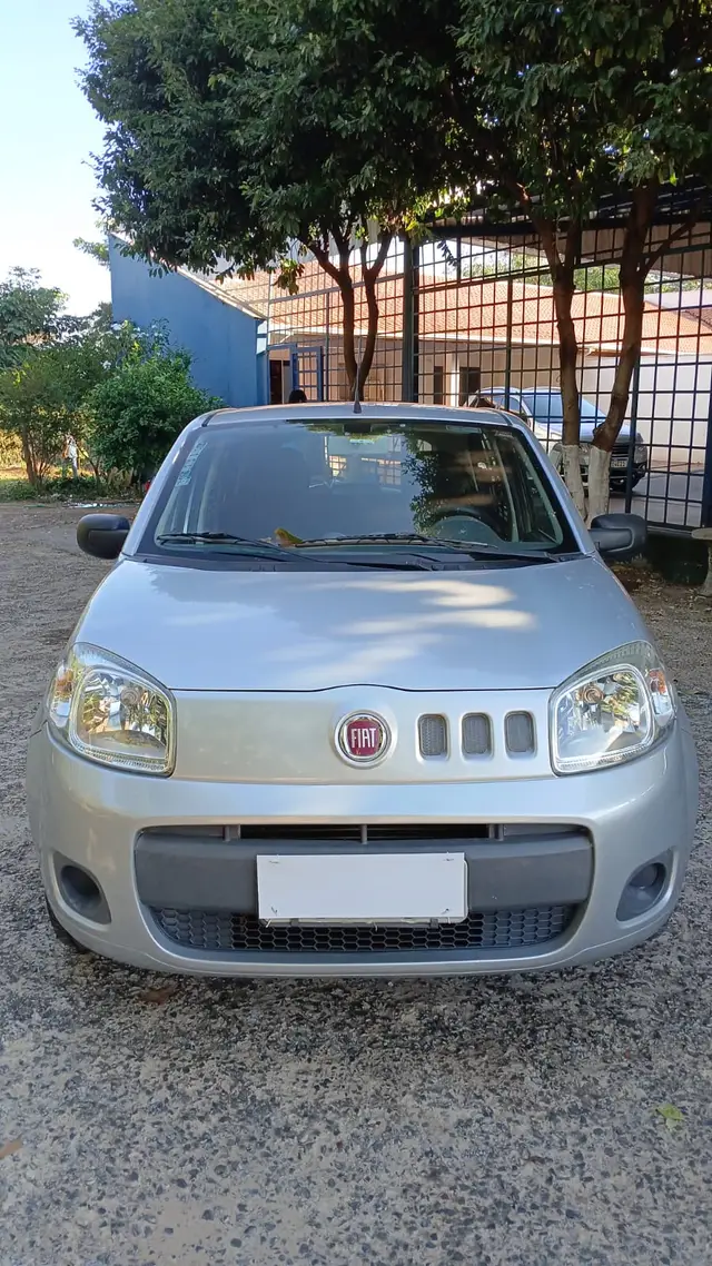 Carro Fiat Uno 2015 Vivace Italia 1.0 8V (Flex) 4p