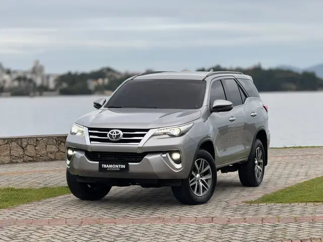 Carro Toyota SW4 2020 2.8 TDI SRX 5L 4x4 (Aut)
