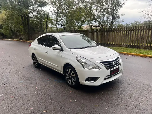Carro Nissan Versa 2016 1.6 16V Unique (Flex)