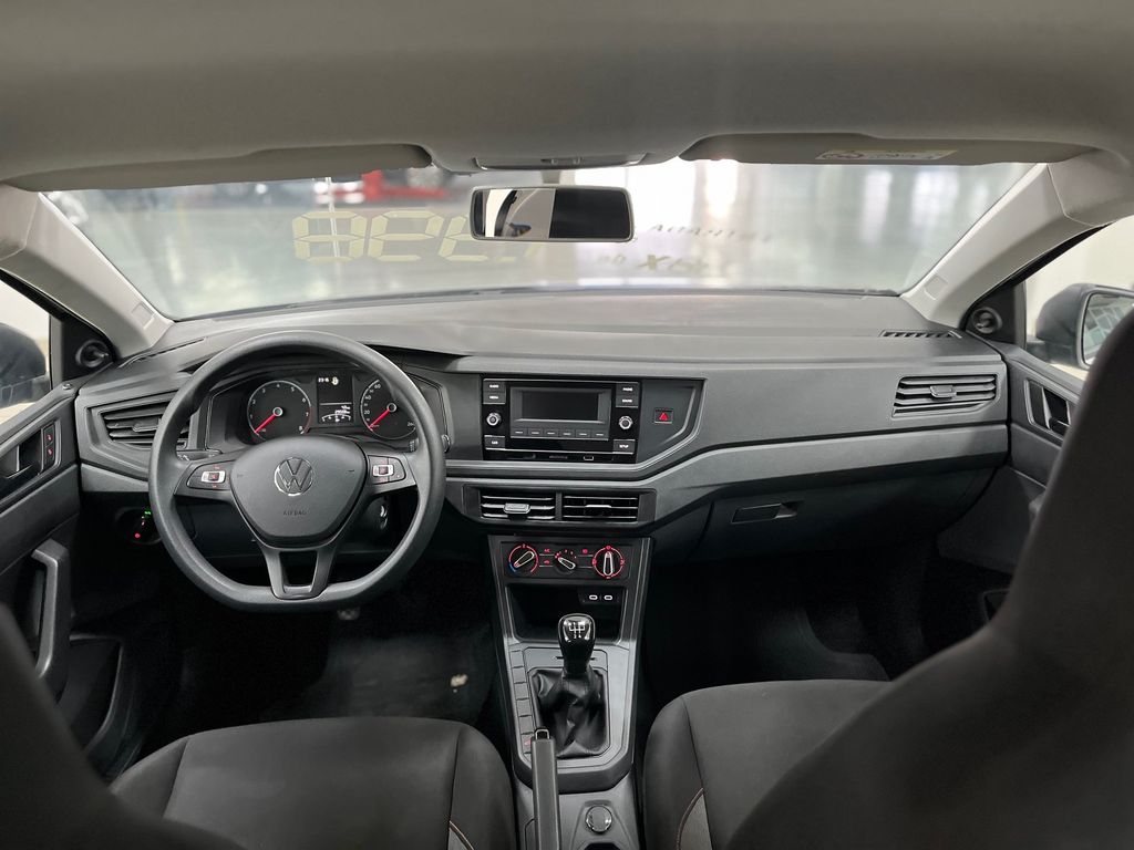 Polo Track 1.0 Flex 12V 5p