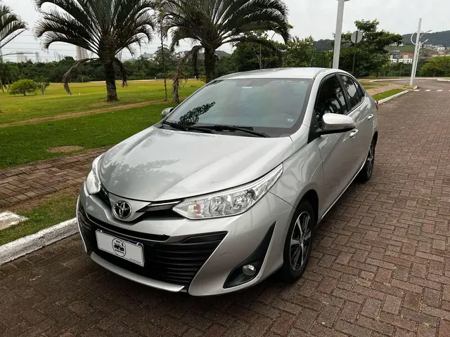 Carro Toyota Yaris Sedan 2019 1.5 XS CVT (Flex)
