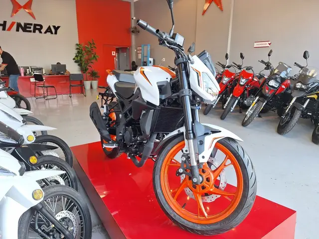 Carro Shineray SHI 250 2025 249 cc