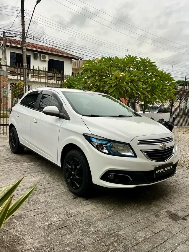 Carro Chevrolet Onix 2014 1.4 LT SPE/4
