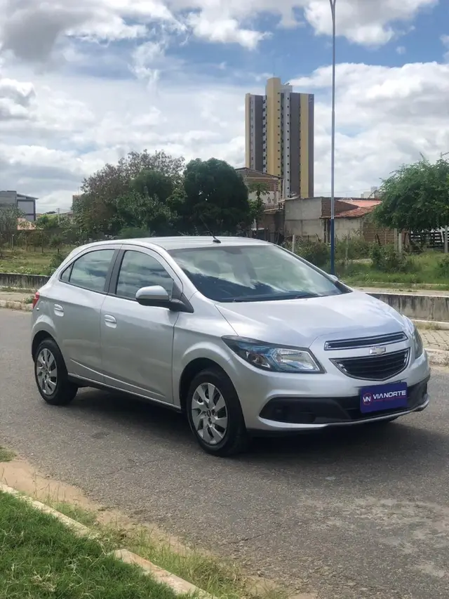 Carro Chevrolet Onix 2014 1.4 LT SPE/4