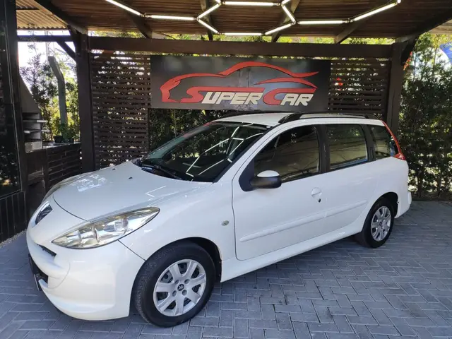 Carro Peugeot 207 2013 Hatch XR 1.4 8V (flex) 4p