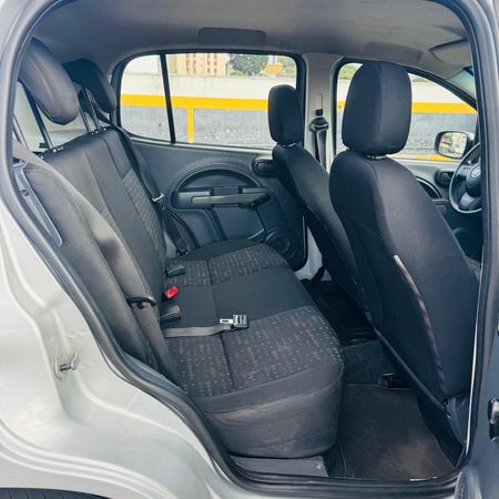 Uno Vivace Celeb. 1.0 8V (Flex) 4p