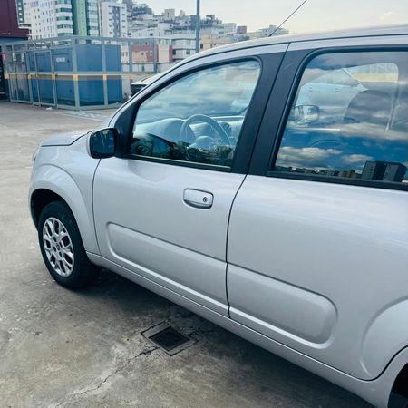 Uno Vivace Celeb. 1.0 8V (Flex) 4p