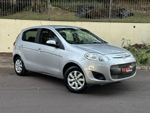 Carro Fiat Palio 2013 Attractive 1.0 8V (Flex)