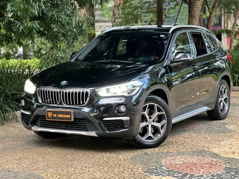 BMW X1 2.0 sDrive20i X-Line ActiveFlex