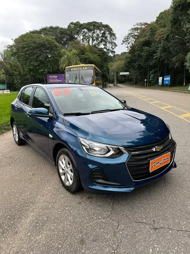 Carro Chevrolet Onix 2023 LT 1.0