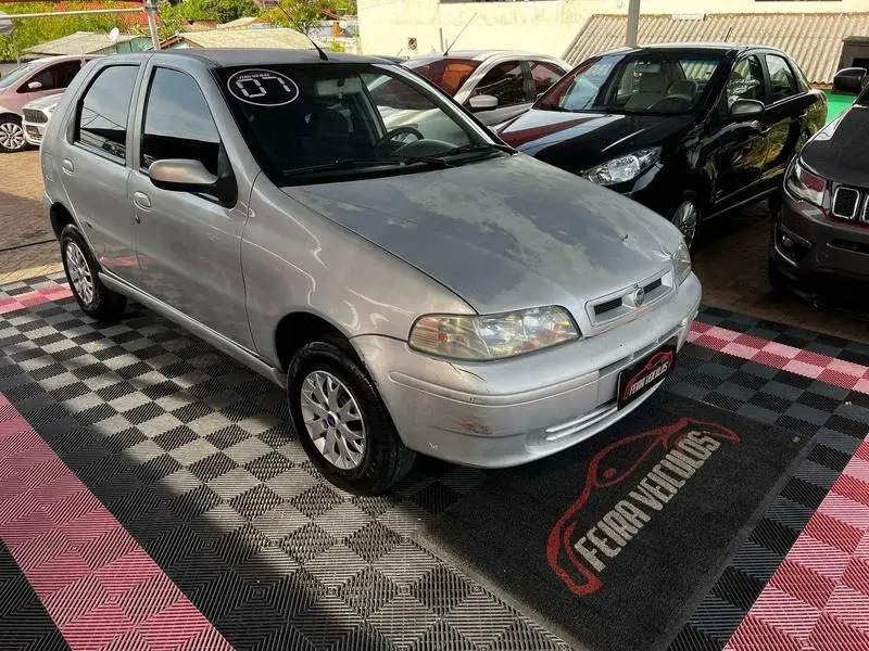 Fiat 1.8 R (Flex) 4p