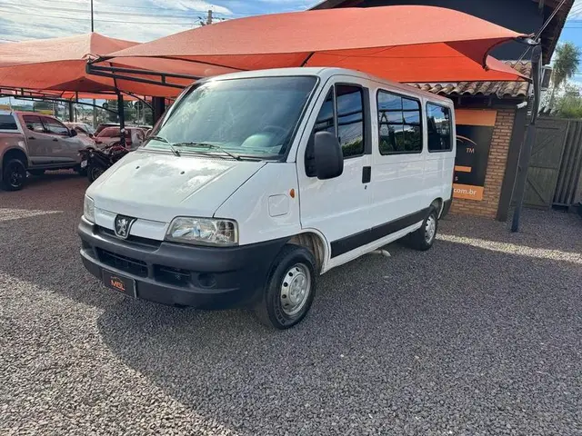Carro Peugeot Boxer 2014 2.3 HDI 330 15 Lugares