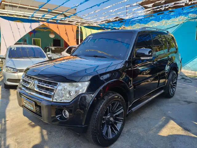 Carro Mitsubishi Pajero Full 2011 HPE 3.8 3p