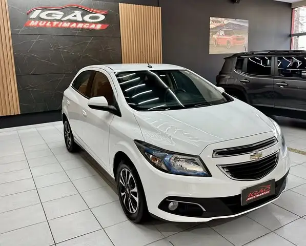 Carro Chevrolet Onix 2015 1.4 LTZ SPE/4 (Aut)