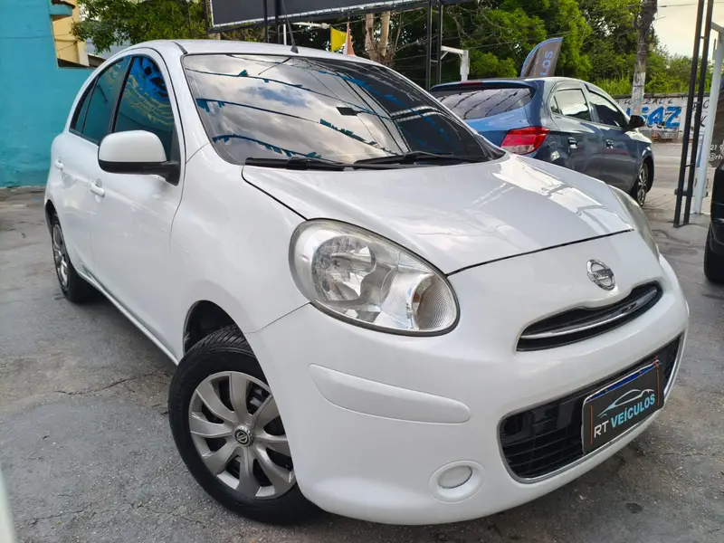 Nissan March 1.6 16V S (Flex)