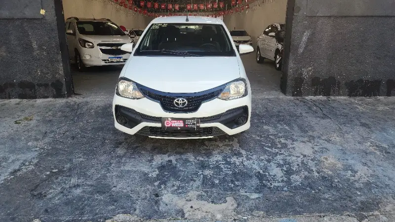 Toyota Etios Sedan X 1.5 (Flex)