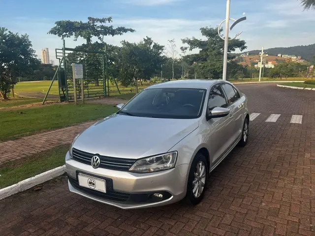 Carro Volkswagen Jetta 2013 2.0 Comfortline Tiptronic (Flex)
