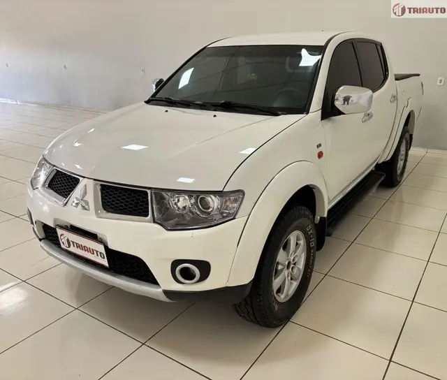 Carro Mitsubishi L200 Triton 2013 3.2 DI-D 4x4