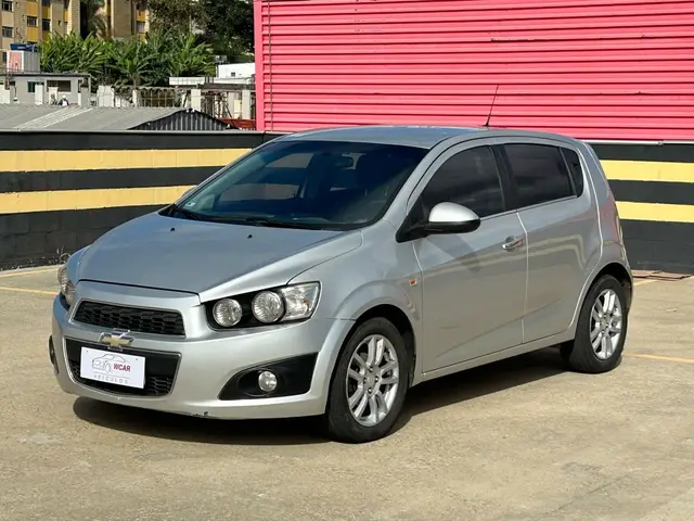 Carro Chevrolet Sonic Sedan 2013 LTZ (Aut)
