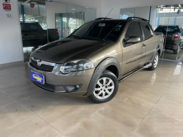 Carro Fiat Strada 2015 Trekking 1.6 16V (Flex) (Cabine Dupla)