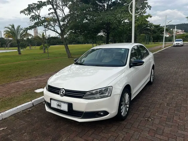 Carro Volkswagen Jetta 2014 2.0 TSI Highline DSG