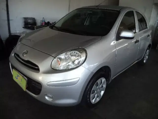 Nissan March 1.0 16V S (Flex)