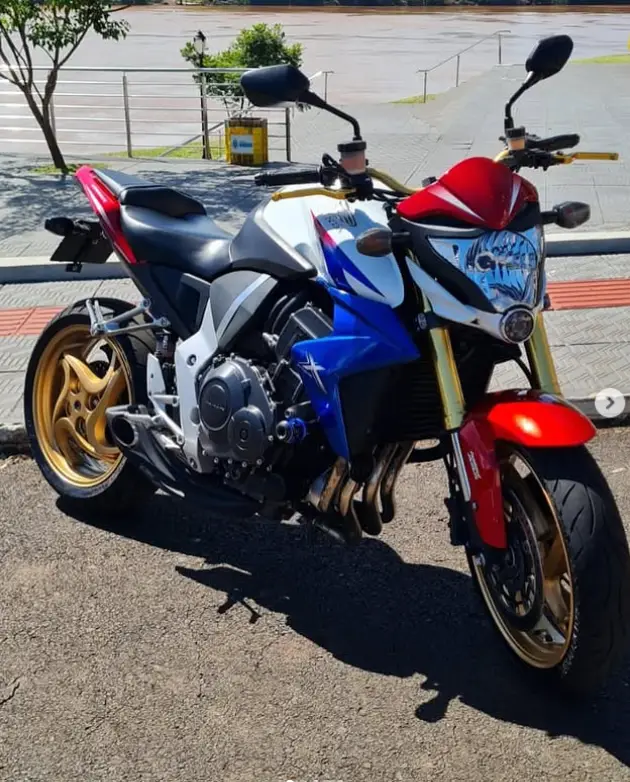 Carro Honda CB 1000R 2015 (ABS)