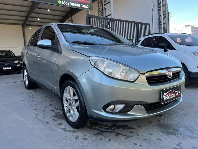 Carro Fiat Grand Siena 2015 ESSEN. ITALIA Dual. 1.6 Flex