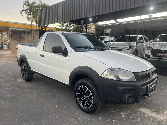 Carro Fiat Strada 2017 Working Plus 1.4 (Flex)