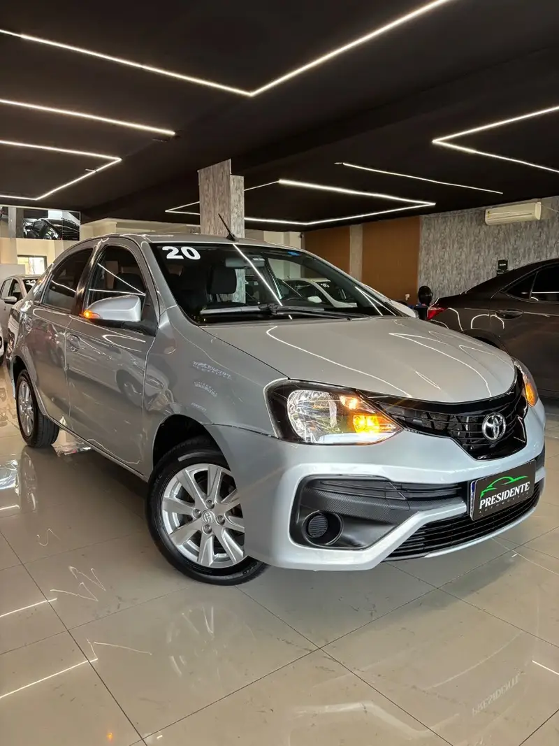 Toyota Etios Sedan X Plus 1.5 (Flex)