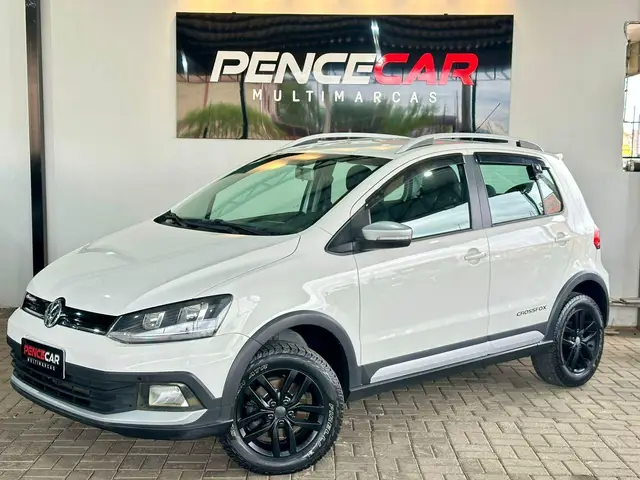 Carro Volkswagen CrossFox 2015 1.6 VHT (Flex)